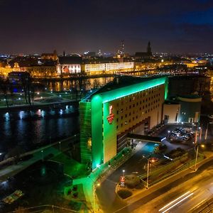 Hp Park Plaza
